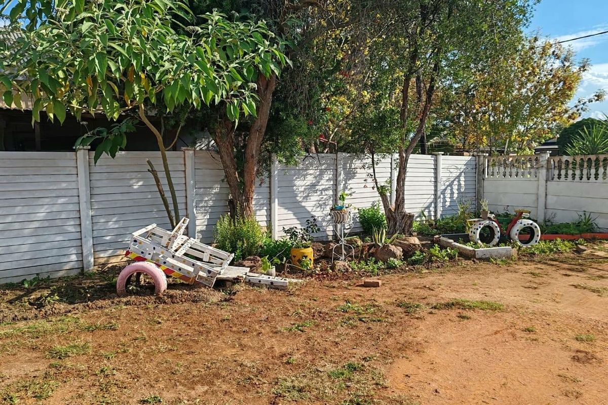 House For Sale in Vereeniging Central, Vereeniging - Photo 2