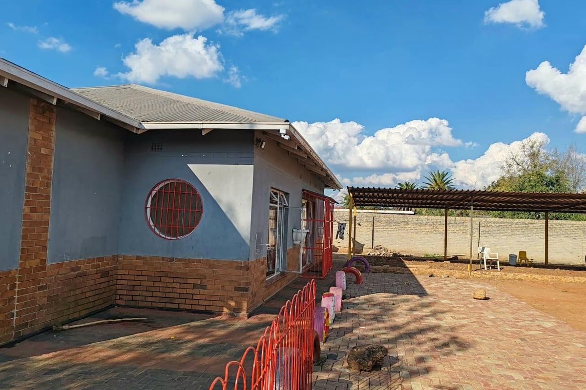 House For Sale in Vereeniging Central, Vereeniging - Photo 4