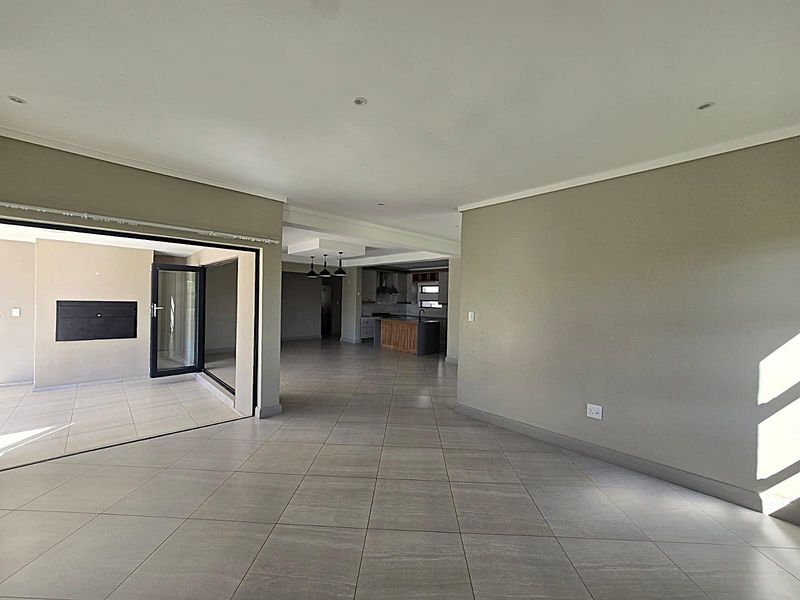 Luxury Bushveld Living Meets Modern Family Comfort in Pebble Rock Golf Estate - Photo 8