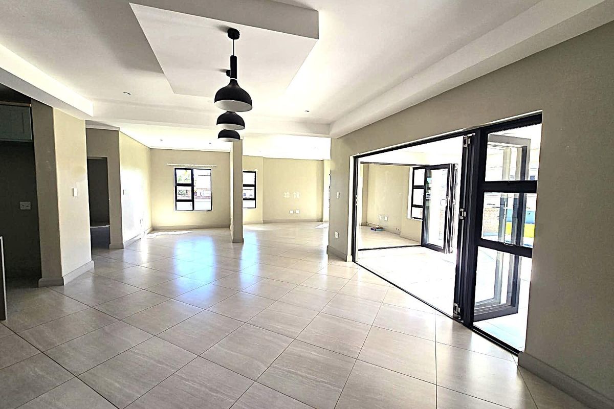 Luxury Bushveld Living Meets Modern Family Comfort in Pebble Rock Golf Estate - Photo 5