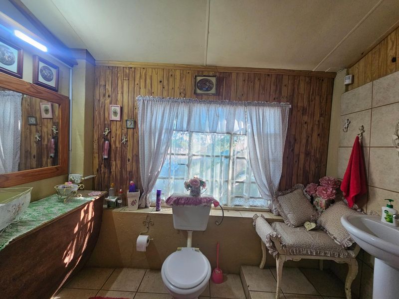 House For Sale in Barberton - Photo 4