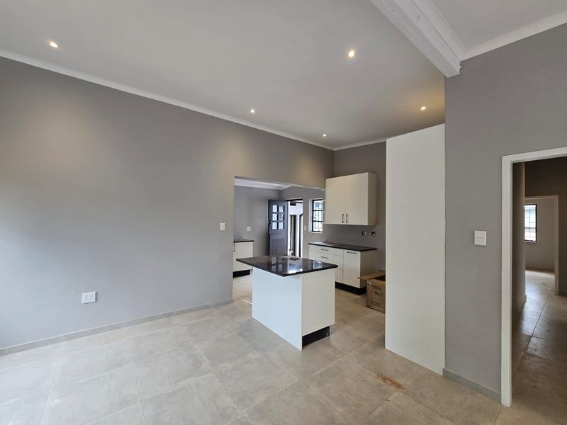 House For Sale in Sinoville, Pretoria - Photo 5