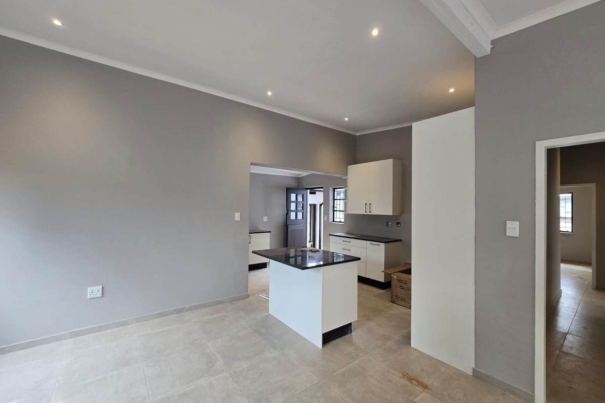 House For Sale in Sinoville, Pretoria - Photo 5