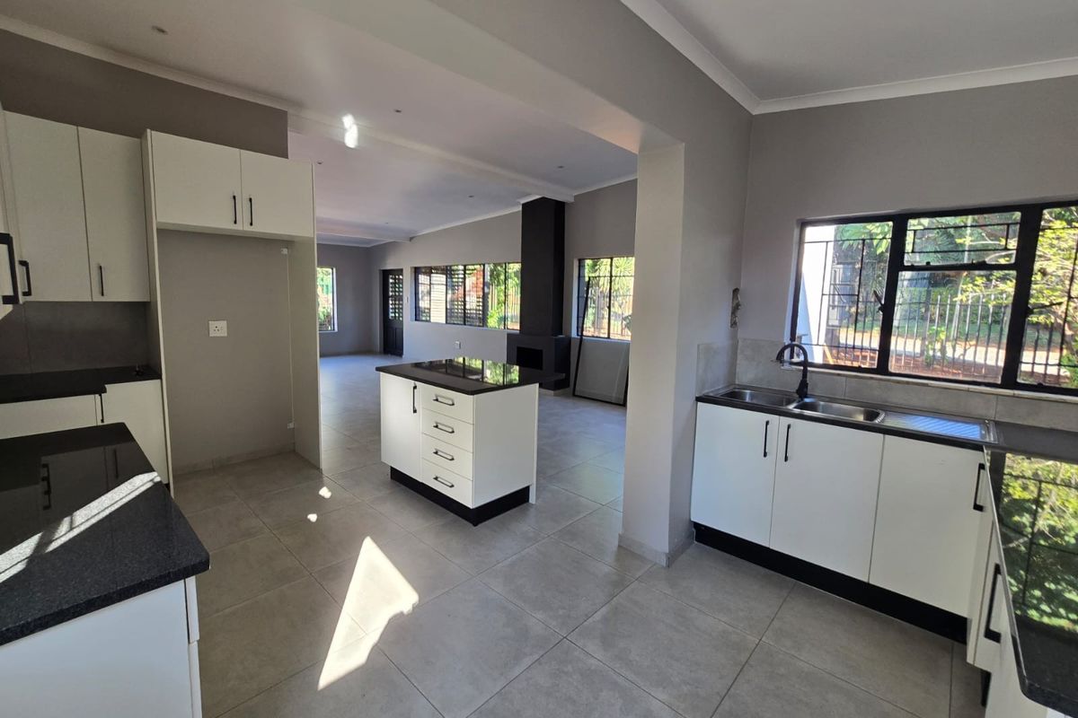 House For Sale in Sinoville, Pretoria - Photo 3