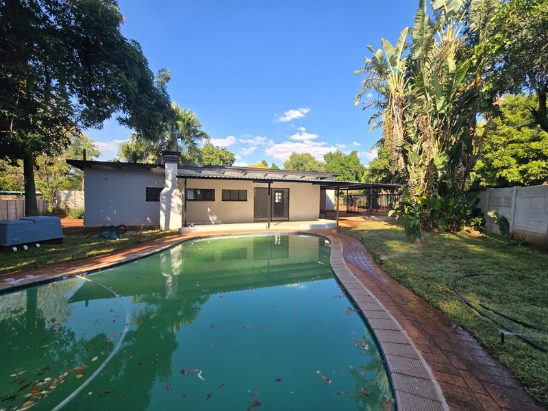 House For Sale in Sinoville, Pretoria - Photo 2