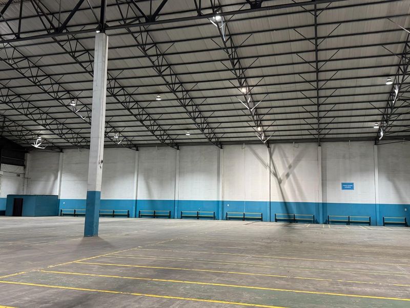 2,530 m2 Industrial Warehouse To Let | Killarney Gardens | Large Yard Component - Photo 4