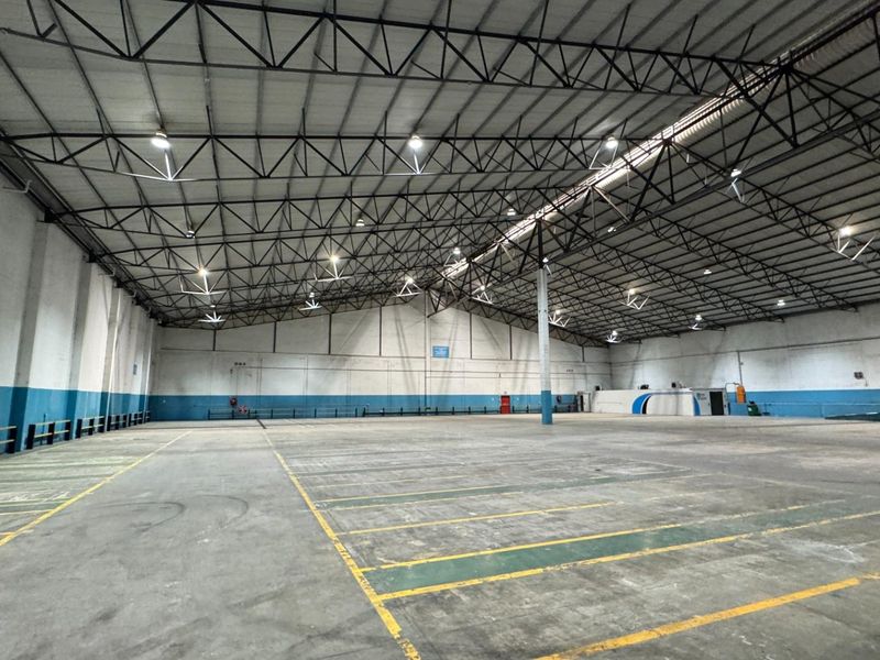 2,530 m2 Industrial Warehouse To Let | Killarney Gardens | Large Yard Component - Photo 2