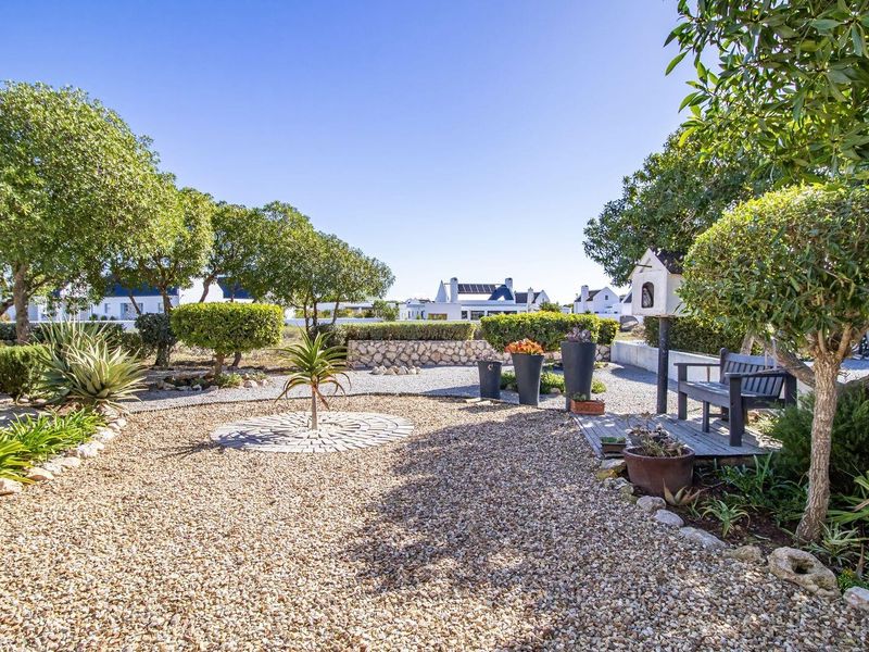 Exceptional Coastal Property with 4 Income-Generating Units Near the Beach - Photo 3