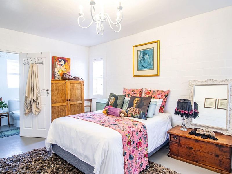 Exceptional Coastal Property with 4 Income-Generating Units Near the Beach - Photo 4