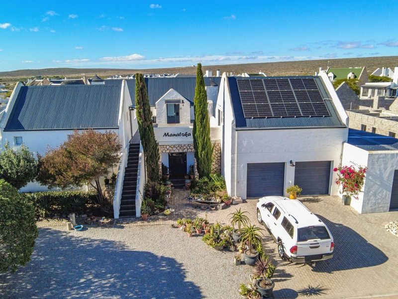 Exceptional Coastal Property with 4 Income-Generating Units Near the Beach - Photo 2