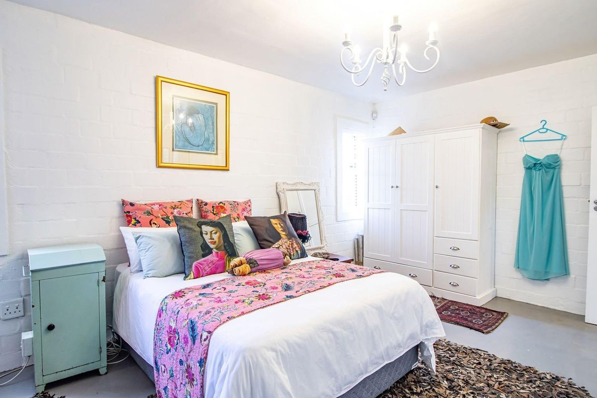 Exceptional Coastal Property with 4 Income-Generating Units Near the Beach - Photo 5