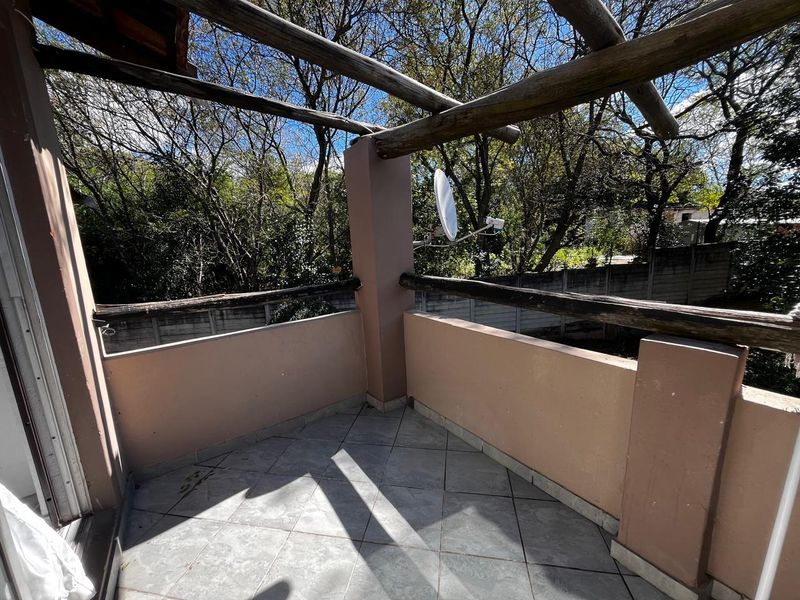 Peaceful 3-Bedroom Apartment with Scenic Views in Grand Rapids, North Riding - Photo 5