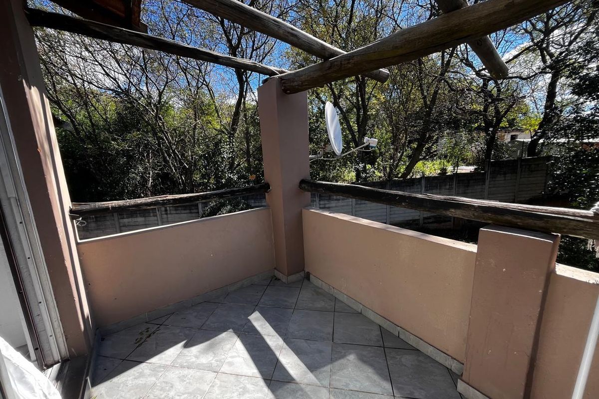 Peaceful 3-Bedroom Apartment with Scenic Views in Grand Rapids, North Riding - Photo 5