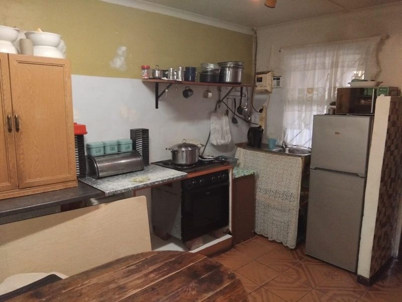 3 Bedroom House For Sale in Tafelsig ( Cash only ) - Photo 6