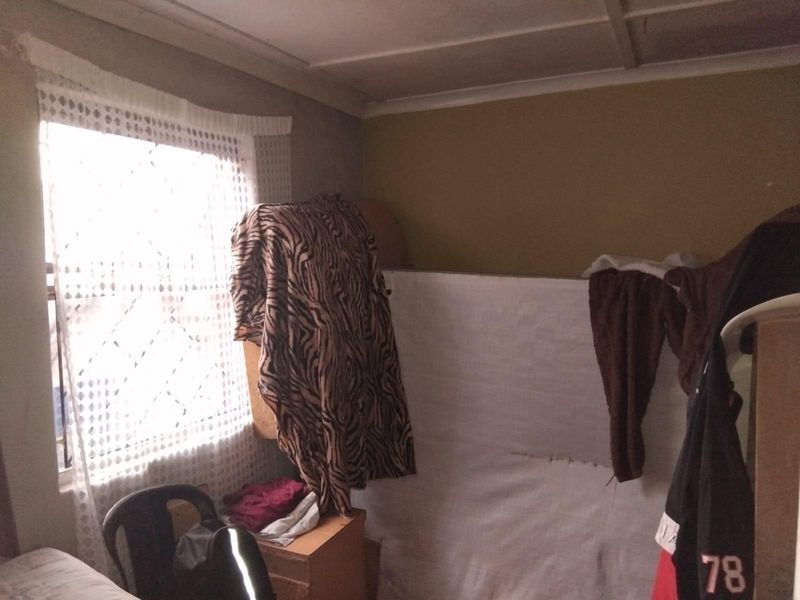 3 Bedroom House For Sale in Tafelsig ( Cash only ) - Photo 9