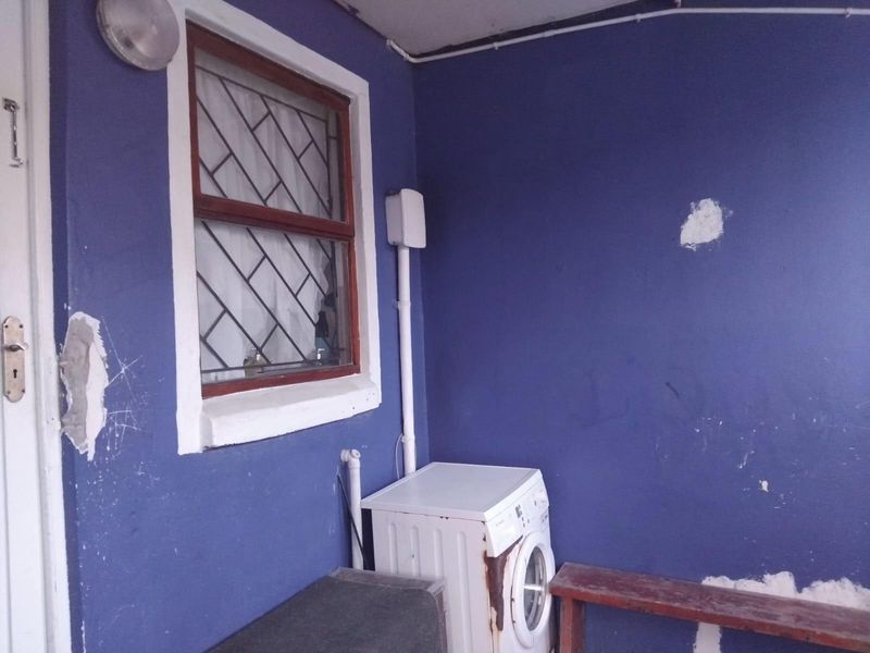 3 Bedroom House For Sale in Tafelsig ( Cash only ) - Photo 3