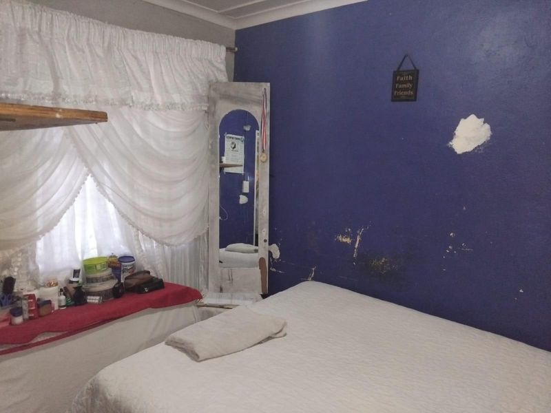 3 Bedroom House For Sale in Tafelsig ( Cash only ) - Photo 8