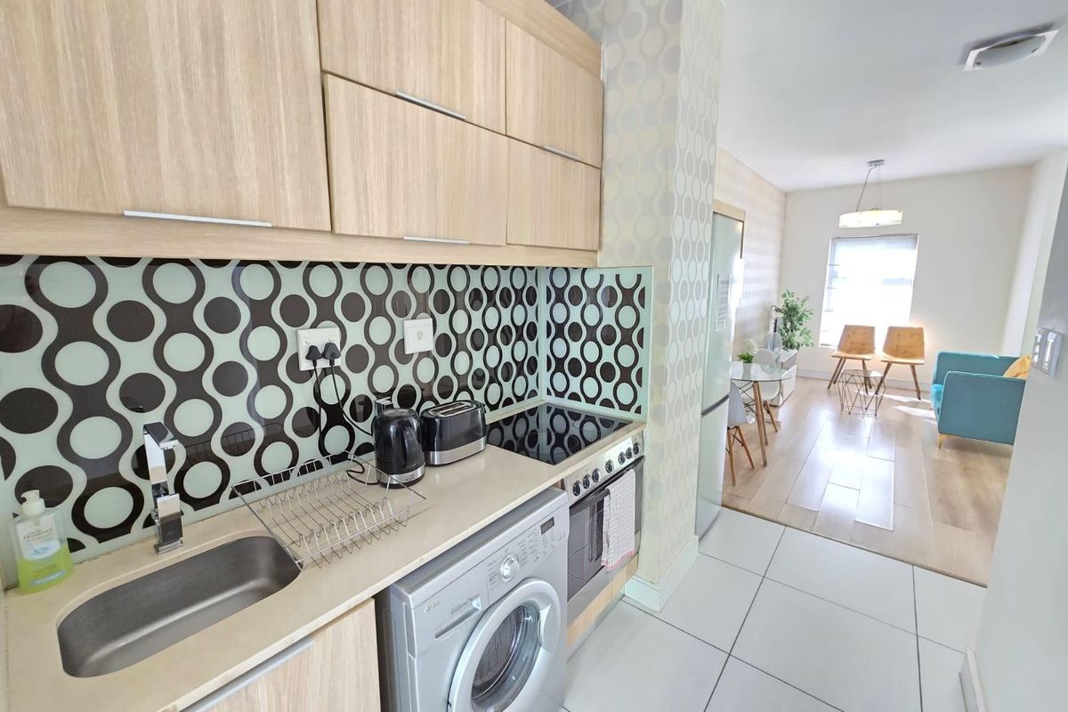 Furnished 1 Bed apartment in Rivonia Sandton - Photo 4