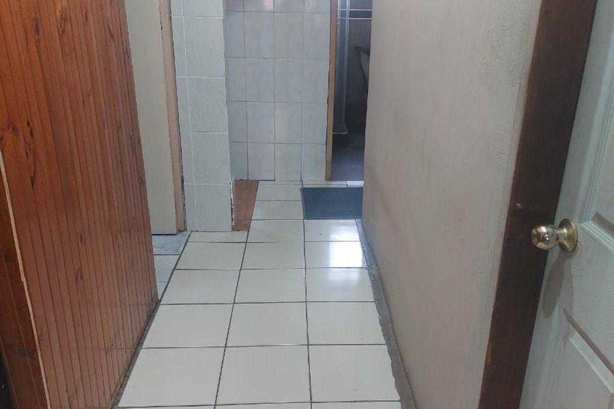 3 Bedroom Home with 2 flatlets - Photo 5