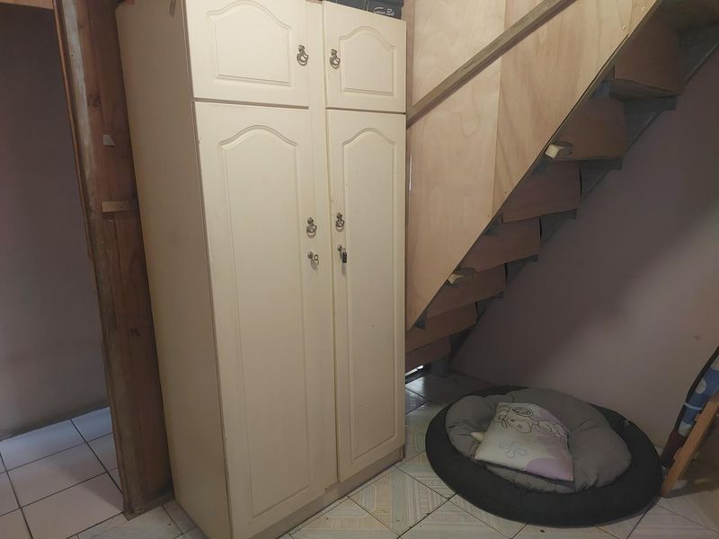 3 Bedroom Home with 2 flatlets - Photo 7