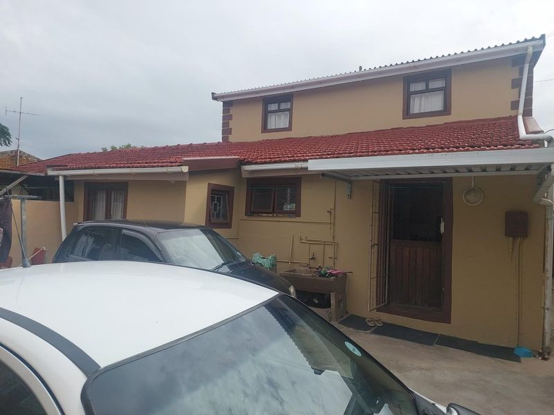 3 Bedroom Home with 2 flatlets - Photo 3