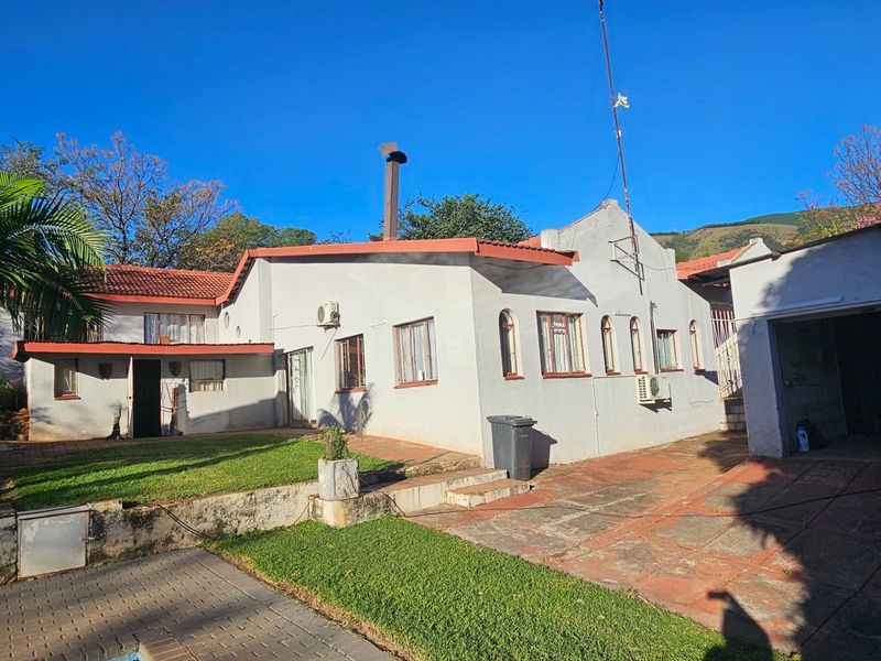 7 Bedroom House For Sale in Barberton - Photo 2