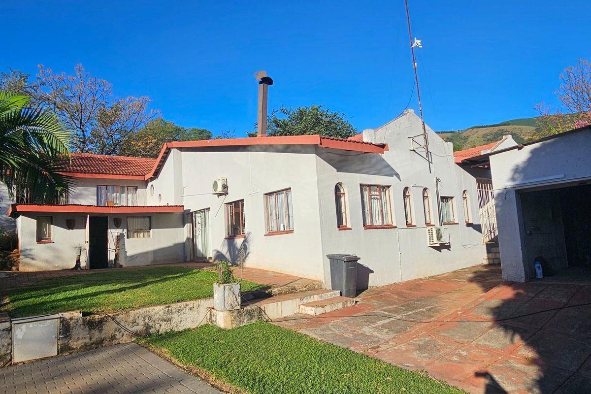 7 Bedroom House For Sale in Barberton - Photo 2