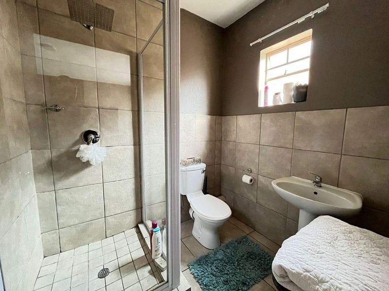 House To Rent in Rooihuiskraal North, Centurion - Photo 10