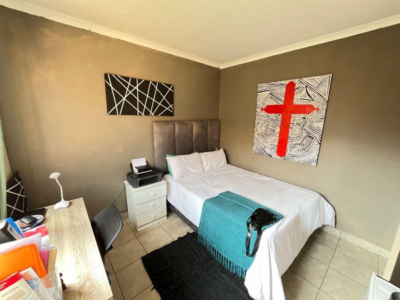 House To Rent in Rooihuiskraal North, Centurion - Photo 9