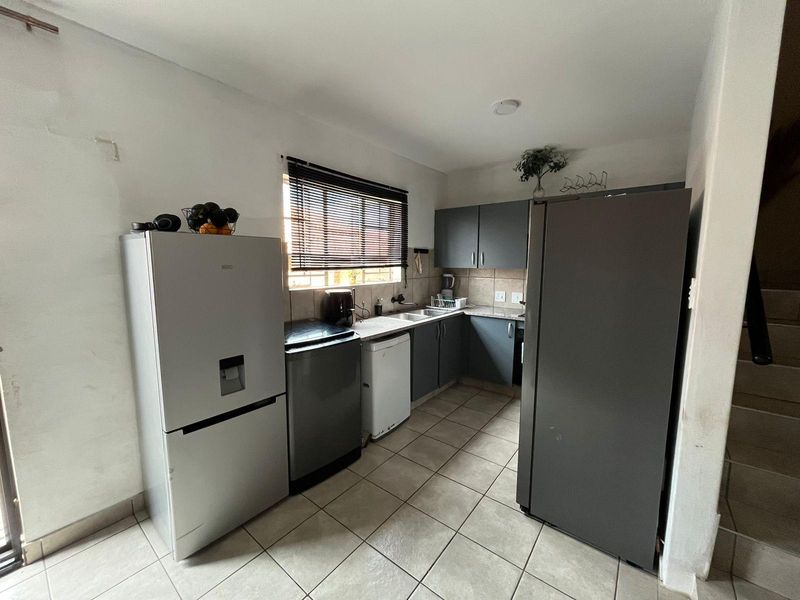 House To Rent in Rooihuiskraal North, Centurion - Photo 4