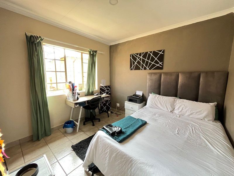 House To Rent in Rooihuiskraal North, Centurion - Photo 5