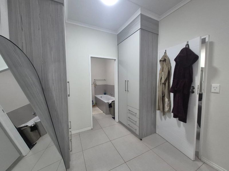 Apartment To Rent in Carlswald, Midrand - Photo 9