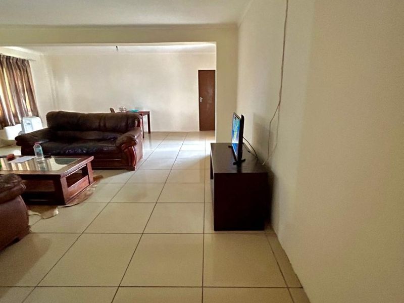 Escape the City - Spacious Lifestyle Property with Agricultural Potential - Photo 4