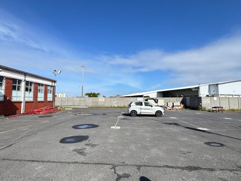 1,400m2 Commercial Property To Let in Epping Industrial, Cape Town. - Photo 8