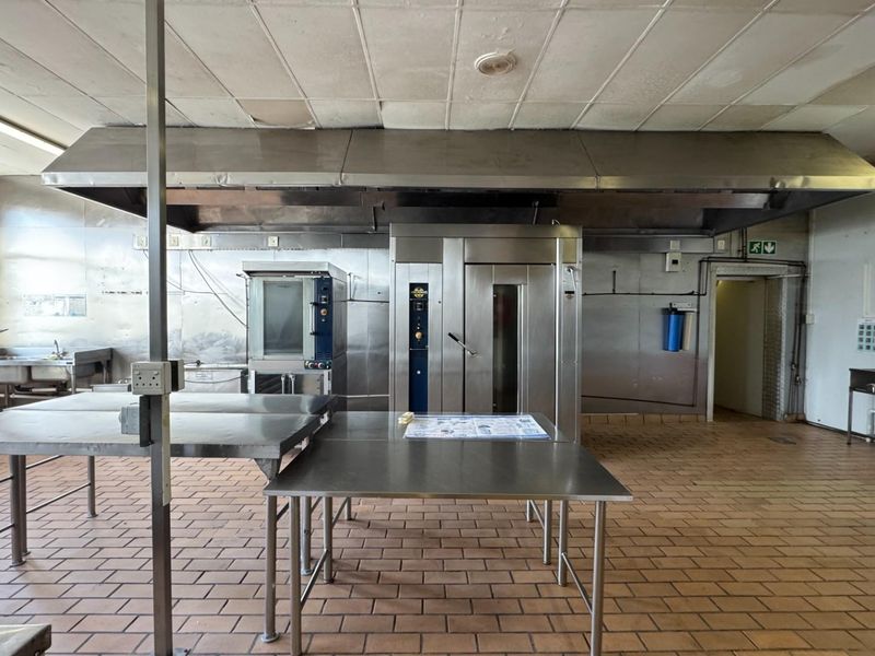 1,400m2 Commercial Property To Let in Epping Industrial, Cape Town. - Photo 10