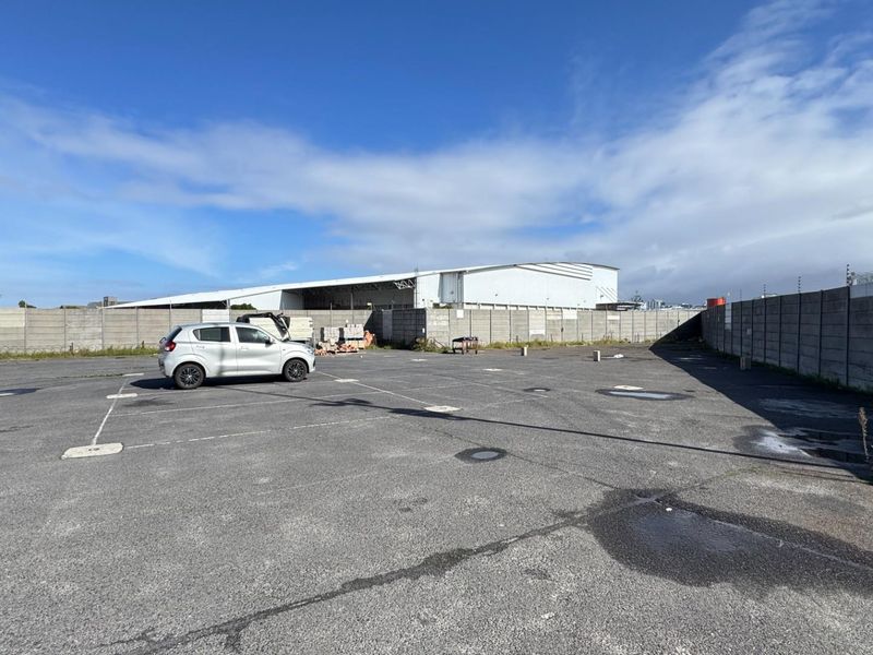 1,400m2 Commercial Property To Let in Epping Industrial, Cape Town. - Photo 9