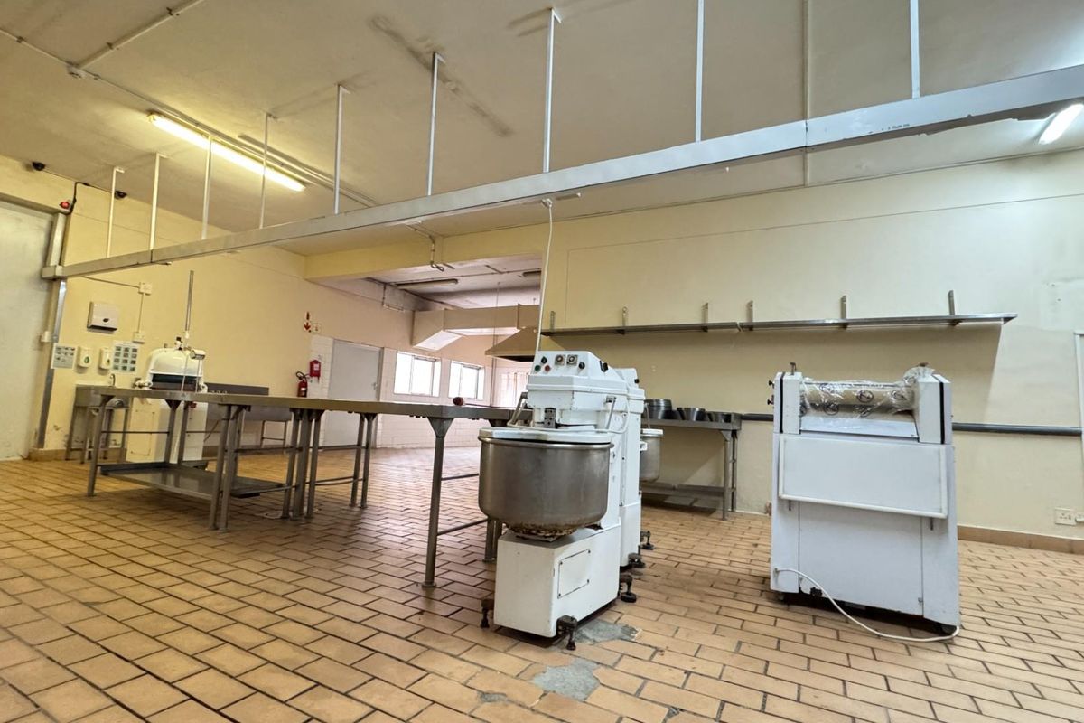1,400m2 Commercial Property To Let in Epping Industrial, Cape Town. - Photo 5