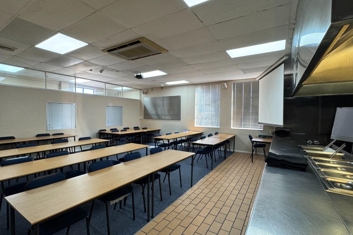 1,400m2 Commercial Property To Let in Epping Industrial, Cape Town. - Photo 3