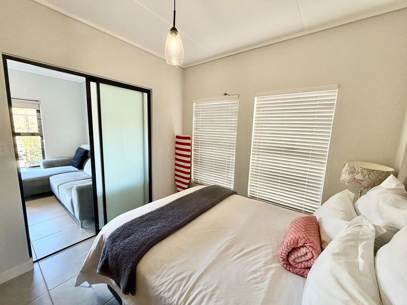 1 Bed - 1 Bath Fully Furnished Apartment with Small Balcony To Rent in Waterfall, Midrand - Photo 10