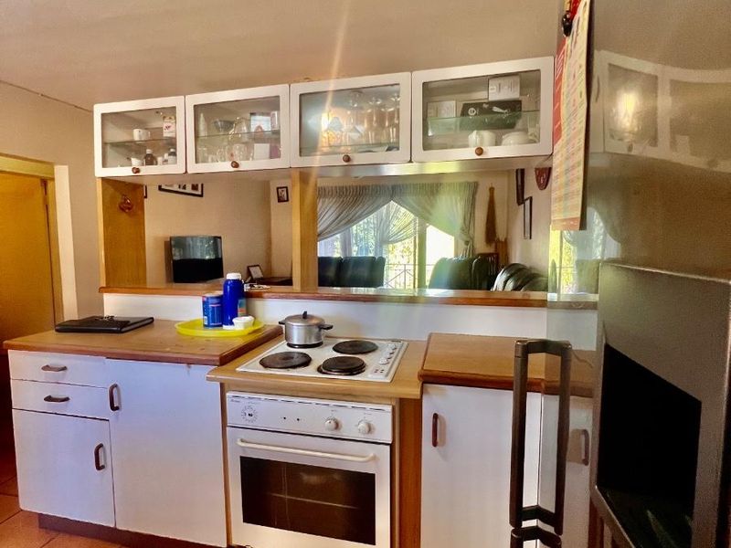 Modern 2 Bedroom Apartment in Secure Complex for Sale - Photo 5