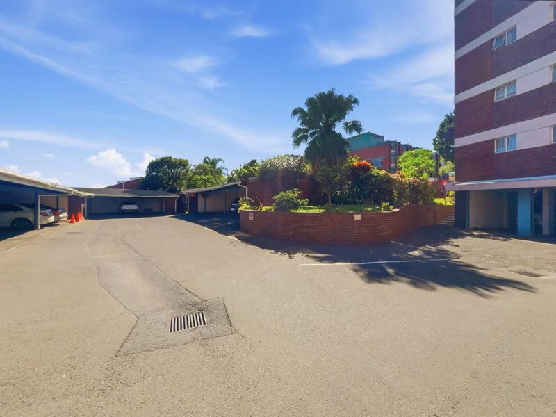 3 Bedroom Apartment For Sale in Musgrave, Durban, KwaZulu-Natal - Photo 2