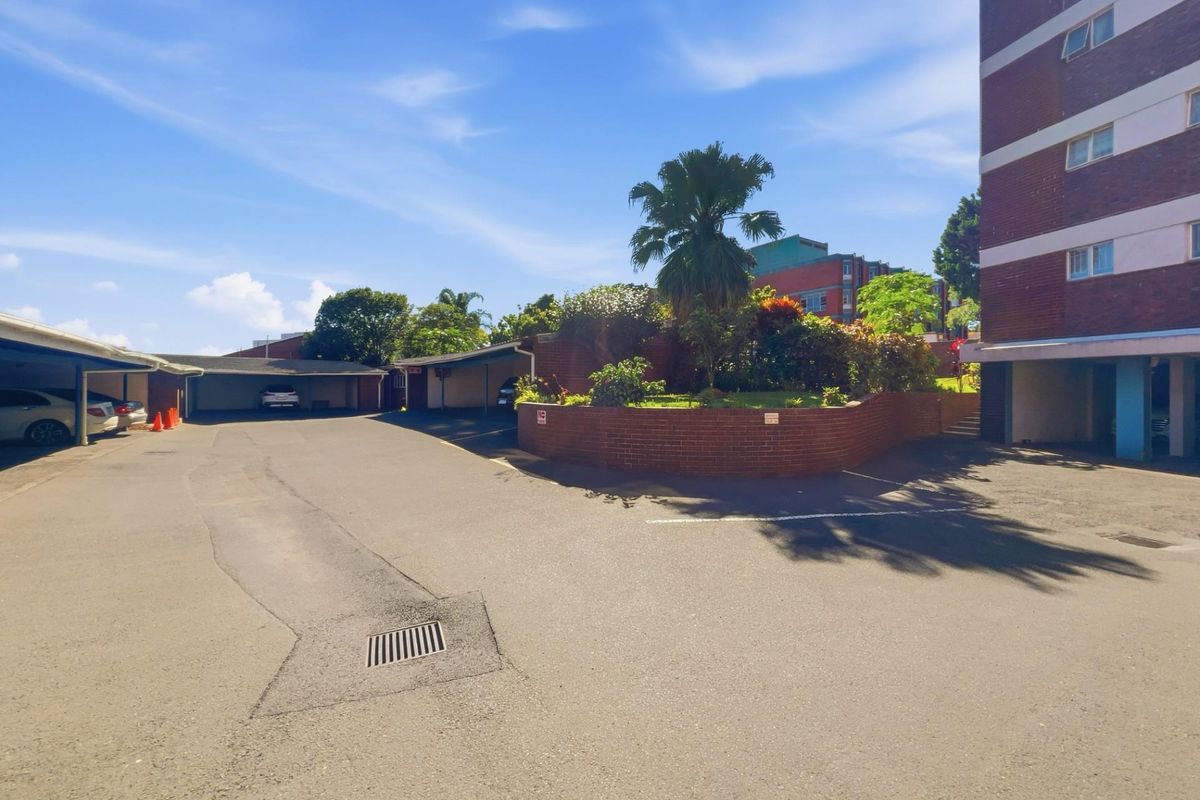 3 Bedroom Apartment For Sale in Musgrave, Durban, KwaZulu-Natal - Photo 2