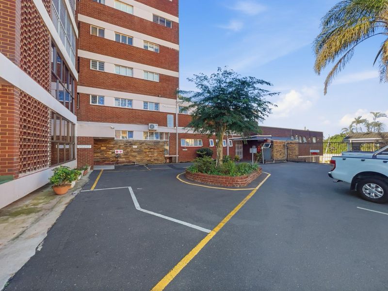 3 Bedroom Apartment For Sale in Musgrave, Durban, KwaZulu-Natal - Photo 4