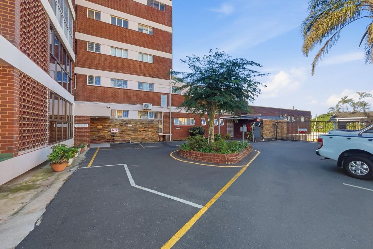 3 Bedroom Apartment For Sale in Musgrave, Durban, KwaZulu-Natal - Photo 4