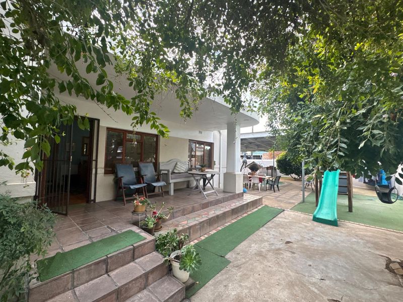 4 Bedroom House To Rent in Bella Vista Paarl - Photo 4