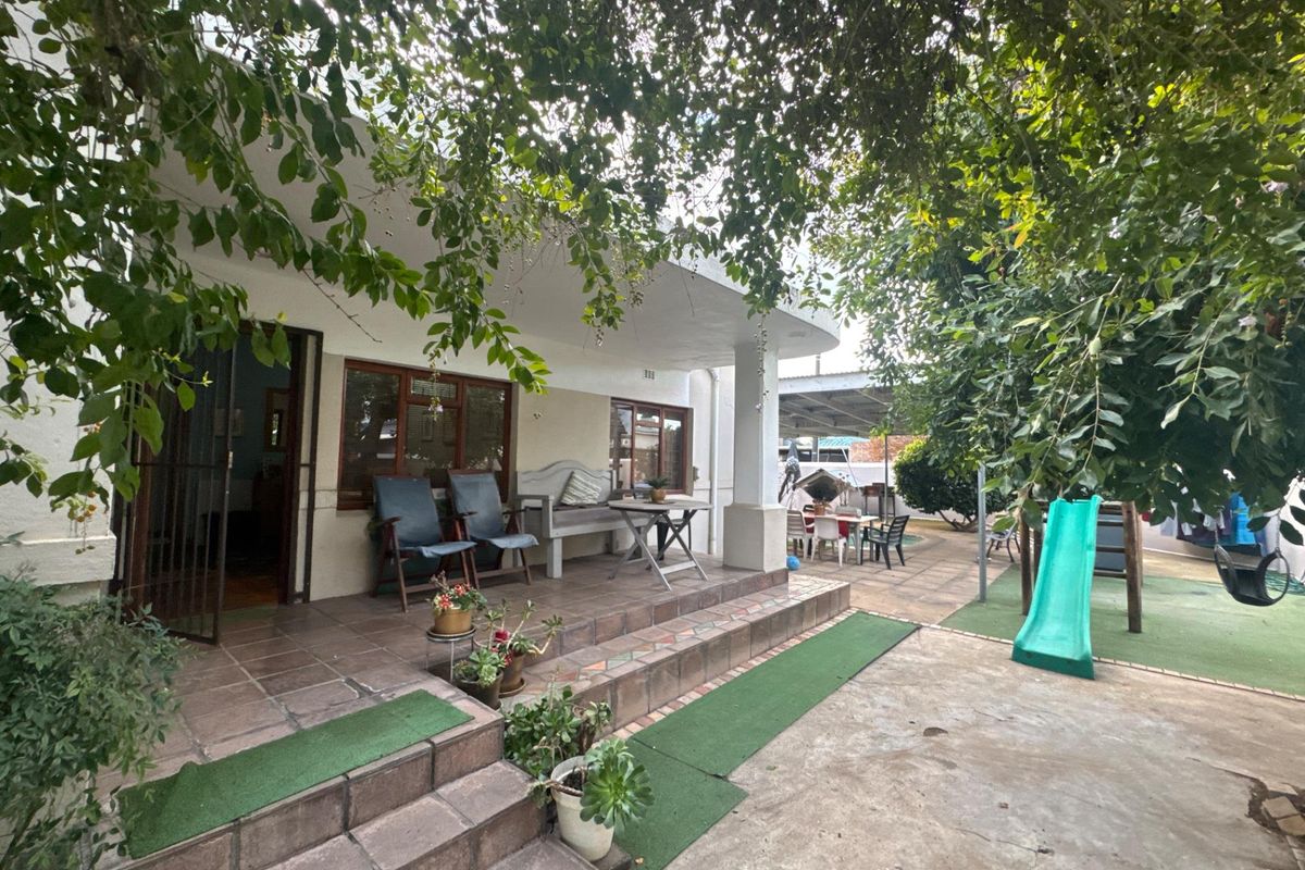 4 Bedroom House To Rent in Bella Vista Paarl - Photo 4