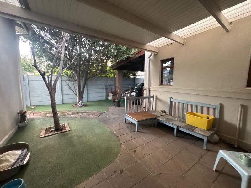 4 Bedroom House To Rent in Bella Vista Paarl - Photo 3