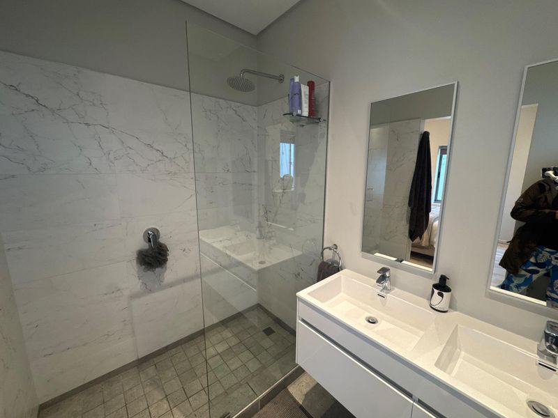 Modern 3 Bedroom House To Rent in Le Parc - Photo 8