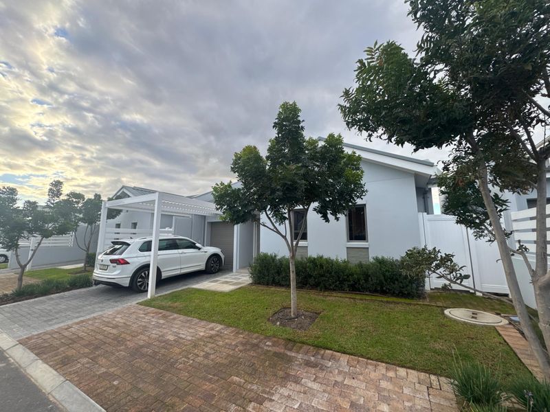 Modern 3 Bedroom House To Rent in Le Parc - Photo 2