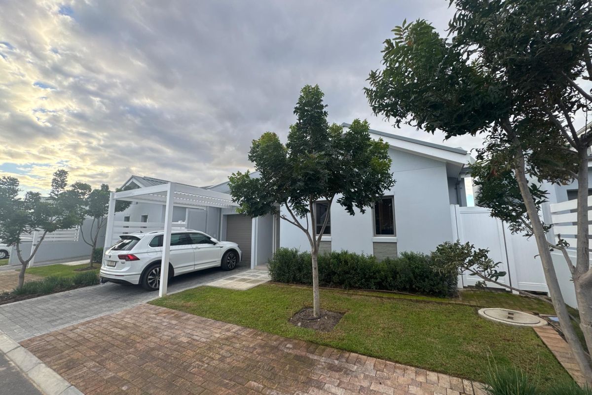 Modern 3 Bedroom House To Rent in Le Parc - Photo 2